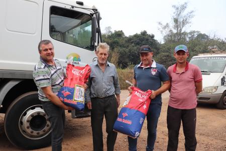 Secretaria entrega sementes de Milho Troca-Troca Safra para 360 produtores do município