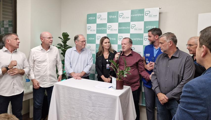 Prefeito Sidnei Eckert salientou a união de esforços desde o sonho da UTI até o credenciamento do Ministério da Saúde
