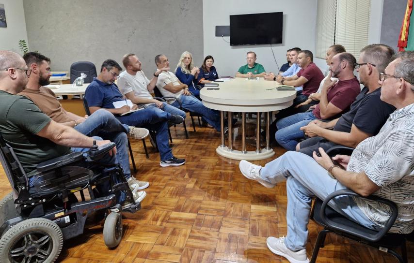Encontro foi realizado na noite de segunda-feira e contou com a participação de representantes da Corsan/Aegea
