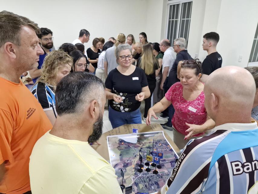 Participantes tiveram atividades práticas em grupo