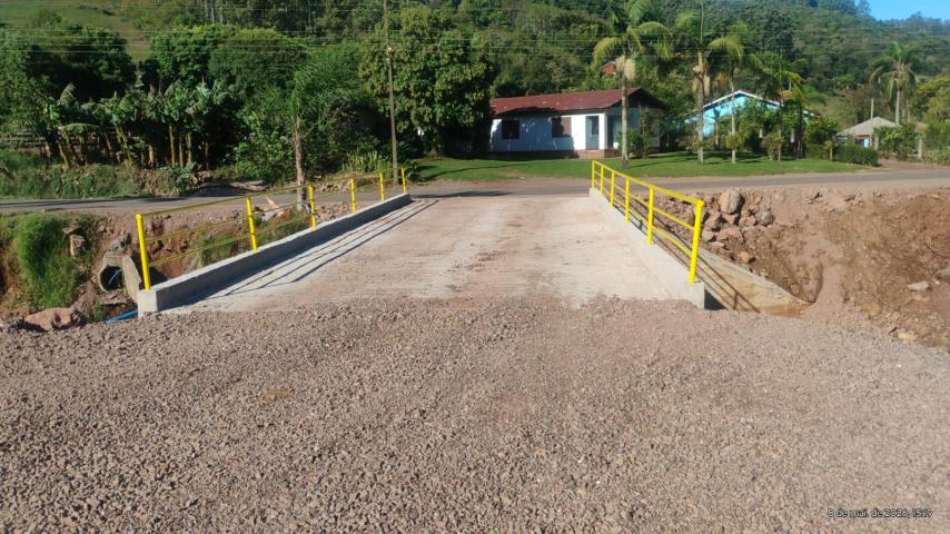 Estrutura garante conexão entre a estrada geral, a subprefeitura e a comunidade São Jacó