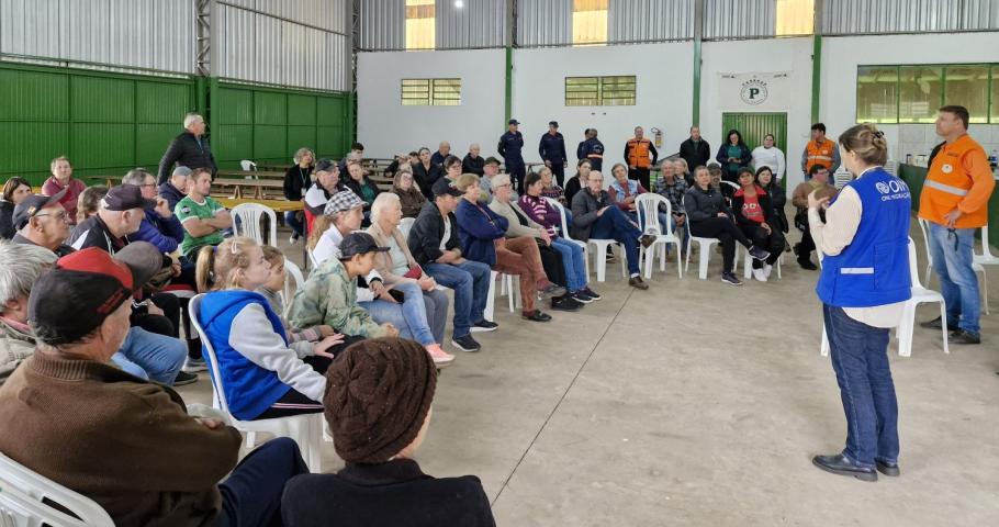 Em Palmas, o ponto de encontro dos participantes foi no Esporte Clube Palmense, onde foram repassadas orientações e iniciada a evacuação