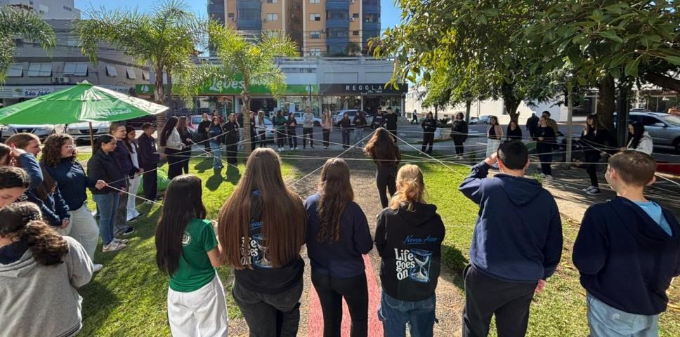 Jovens de sete escolas se reuniram para compartilhar ideias, experiências e construir o futuro juntos (foto: Secretaria de Educação e Cultura)