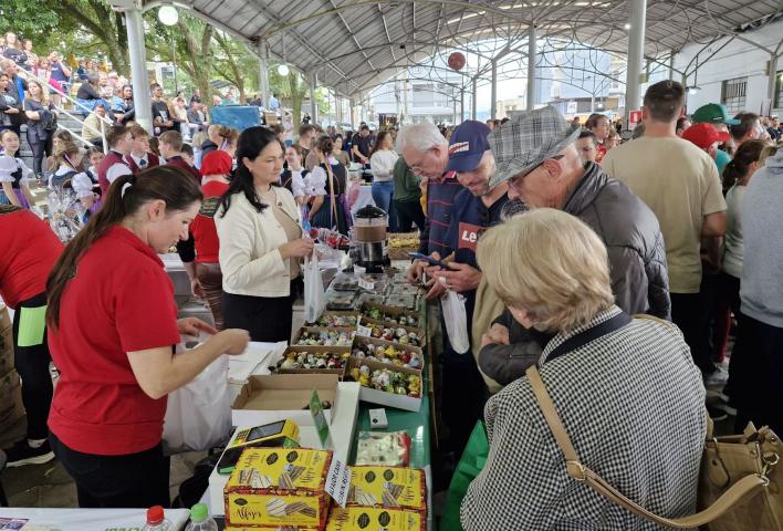 Mais de 30 expositores participaram da 7ª Feira Gastronômica, que encerrou a edição com grande movimentação e satisfação dos empreendedores com as vendas